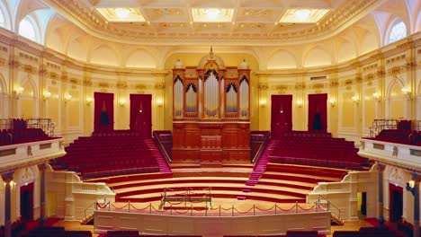 Concertgebouw-Amsterdam-main-concert-hall-fixed-wide-interior-shot
