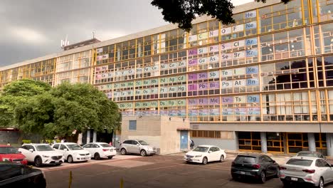 Periodic-table-in-motion,-timelapse-of-the-faculty-of-chemistry-at-CU