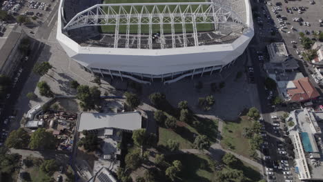 Archivo-Sin-Formato:-Inclinado-Hacia-Arriba-Que-Revela-El-Estadio-De-Fútbol-Bloomfield-De-Tel-Aviv-Desde-Un-Dron,-El-Estadio-Alberga-Actos-Musicales-De-Vez-En-Cuando-Y-Es-El-Hogar-De-Tres-Clubes-De-Fútbol.