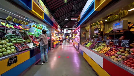 Clean-modern-supermarket,-POV-dolly-forward-view