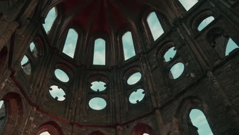 Timelapse-of-clouds-inside-a-ruins-of-an-abbey