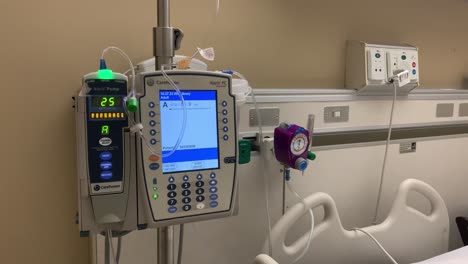 Bodenständer-Blutdruckmessgerät-Im-Krankenhaus