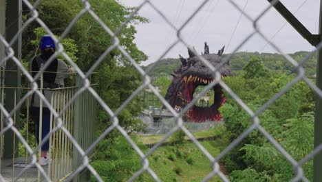 Shin-Godzilla-Im-Vergnügungspark-Nijigen-No-Mori-In-Hyogo