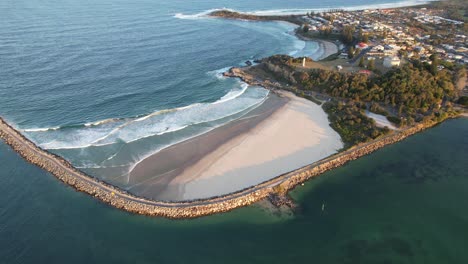 Yamba-Breakwall,-Turners-Beach,-And-Yamba-Lighthouse-At-The-Mouth-Of-Clarence-River-In-New-South-Wales,-Australia