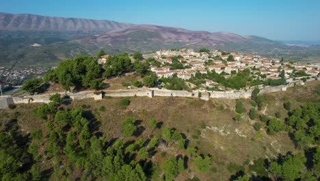 Berat-Castle:-Atop-a-Hill,-Surrounded-by-White-Houses-and-Cobblestone-Promenade---A-UNESCO-Heritage-Site-in-Albania