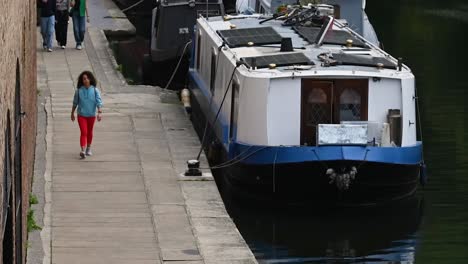 Smoking-by-the-Canal,-London,-United-Kingdom