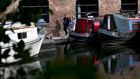 Blick-Auf-Die-Boote-Vom-Camley-Street-Natural-Park,-London,-Vereinigtes-Königreich