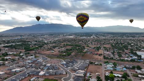 Hot-air-balloon-fiesta-in-Albuquerque,-New-Mexico