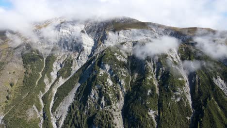 Suiza,-La-Selva,-Alpes,-Turismo,-Montaña,-Rocas,-Impresionante,-Naturaleza,-Nubes,-Suizo