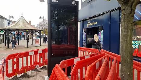British-Telecom-digital-street-hub-touchscreen-installation-connecting-town-and-to-reinvent-the-public-phone-box
