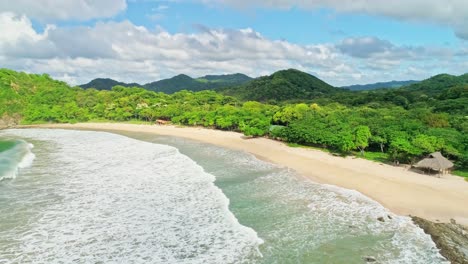 Large-waves-at-empty-beach-in-San-Juan-del-Sur,-Nicaragua,-travel-destination