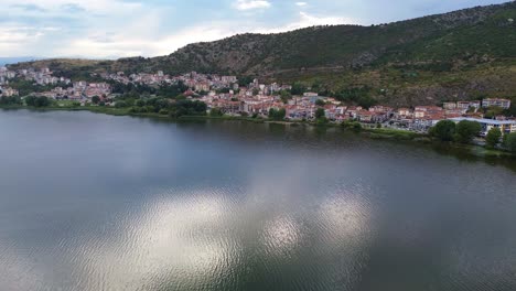 Breathtaking-Aerial-Footage-of-Kastoria,-Greece