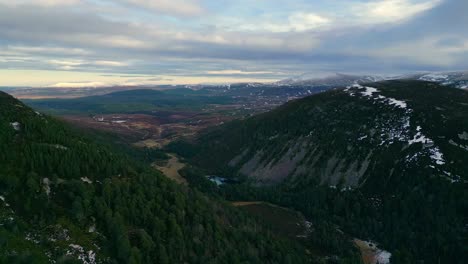 Amazing-panoramic-aerial-footage-of-highlands-in-winter