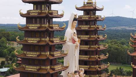 Cinematic-shot-of-Buddhist-temple,-Ham-Tien,-Vietnam
