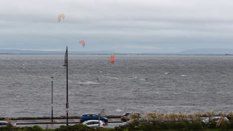Windige-Bucht-Von-Galway:-Rasanter-Zeitraffer-Beim-Kitesurfen