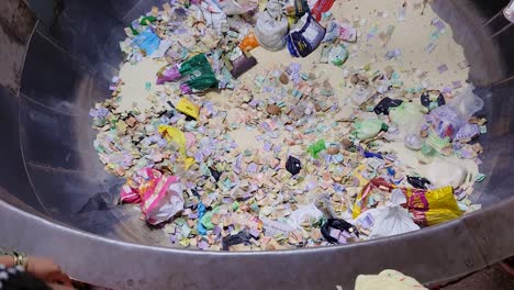 holy-offerings-donated-by-devotee-at-holy-mosque-big-iron-pan-video-is-taken-at-Khwaja-Gharib-Nawaz-Dargah-Sharif-at-ajmer-rajasthan-india-on-Aug-19-2023