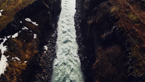 Enorme-Cascada-De-Gullfoss-En-Islandia