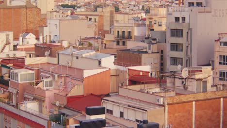 Vibrant-rural-housing-estates-of-Les-Corts-de-Sarria,-Barcelona,-Spain