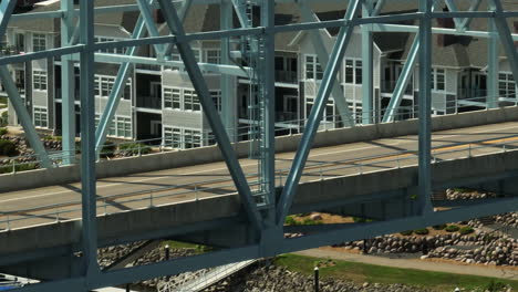 Wabasha–Nelson-Bridge-telephoto-detail-of-truss-structure,-aerial-shot,-day