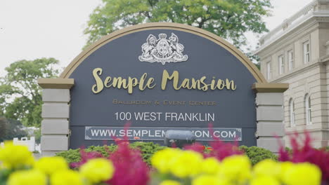Main-Entrance-Sign-of-Semple-Mansion,-an-Event-Center-in-Minneapolis