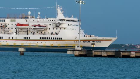 The-rather-impressive-Aegean-Paradise-ship-sailing-into-port