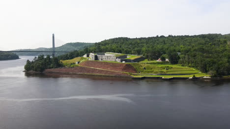 Drone-footage-of-an-approach-to-Fort-Knox,-Bucksport-in-Maine