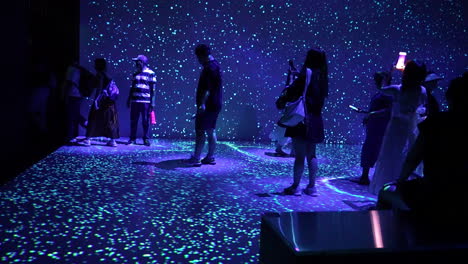 Exhibición-De-Luces-De-Avatar-En-Los-Jardines-Junto-A-La-Bahía-En-Singapur