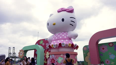 Mid-Autumn-exhibits-at-rooftop-of-Vivocity-in-Singapore