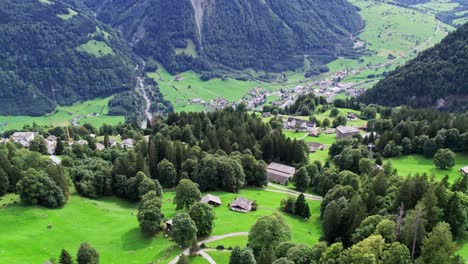 Ekstatische,-üppige-Landschaft-Von-Braunwald,-Glarnerland,-Schweiz