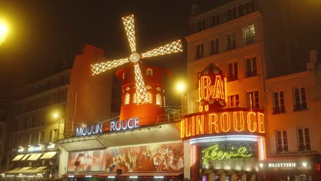 Nighttime-shot-of-Moulin-Rouge-captures-iconic-Parisian-cabaret-venue-in-all-its-dazzling-glory
