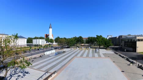 Plaza-Central-De-La-Ciudad-De-Siauliai,-Lituania.