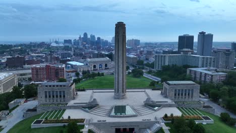 Liberty-Memorial-Tower-at-National-WWI-Museum-and-Memorial-in-Kansas-City,-Missouri