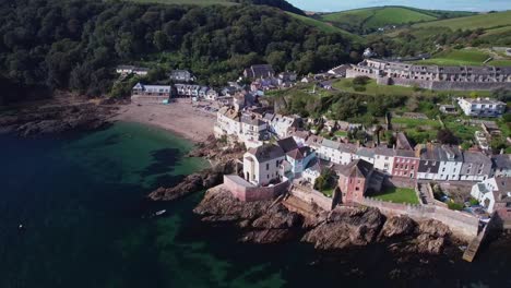 Beautiful-Scenic-Aerial-View-Over-Kingsands-Village-in-Cornwall,-Summer,-UK