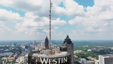 Tall-antenna-on-rooftop-of-high-rise-building