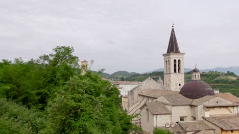 Panoramablick-Auf-Die-Kathedrale-Von-Spoleto