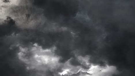 Dramatischer-Himmel-Mit-Sturmwolken