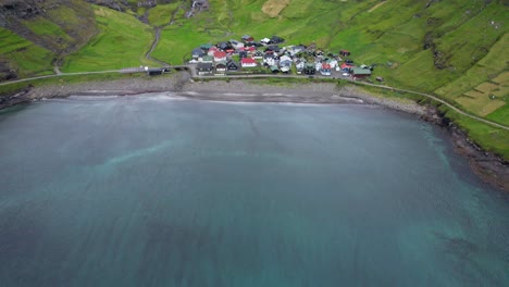 Tjornuvik,-picturesque-small-village-in-Streymoy,-Faroe-Islands