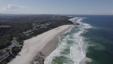 Scenic-Seascape-At-Lighthouse-Beach-In-NSW,-Australia---aerial-shot