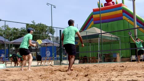 Male-doubles-beach-tennis-in-Brasilia