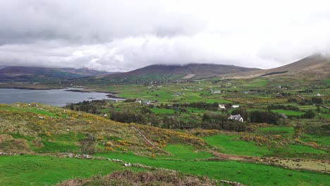 Irlands-Landschaft-West-Cork-Im-Frühling-Ein-Warmer-Tag-Im-Ländlichen-Irland