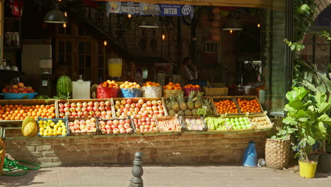 Farbenfroher,-Gesunder,-Frischer-Obst--Und-Gemüsemarkt-Auf-Dem-Straßenmarkt-In-Istanbul