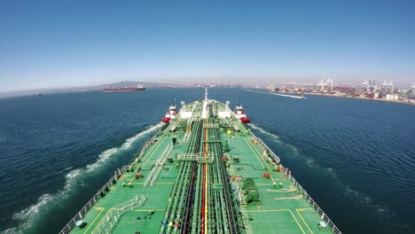 Timelapse-oil-tanker-bow-berth-long-Beach-Los-Angeles-tug-boat-summer-sunny-day