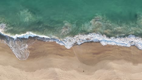 Ocean's-Hues:-From-Sand-to-Sea