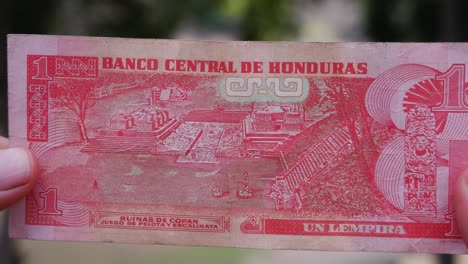 El-Juego-De-Pelota-En-Las-Ruinas-Mayas-De-Copán-Está-Representado-En-Un-Billete-De-Lempira