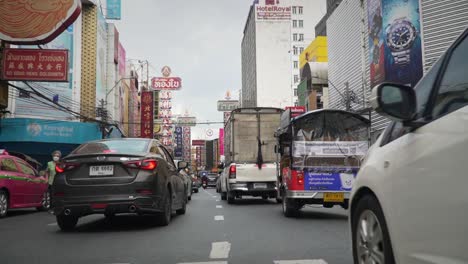 Carretera-Yaoworat-En-El-Barrio-Chino-De-Bangkok.