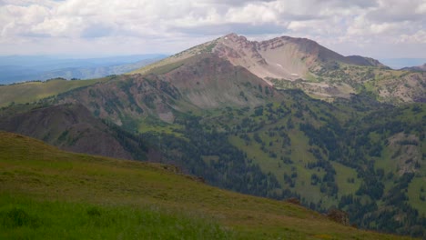 Beautiful-mountainous-view-or-vista-from-the-top-of-Sawtell-Peak-in-Island-Park-Idaho