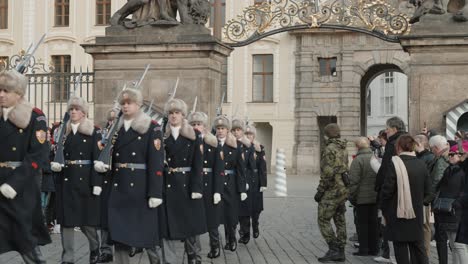 Formal-procession-in-Prague's-Castle-with-military-personnel-and-tourists