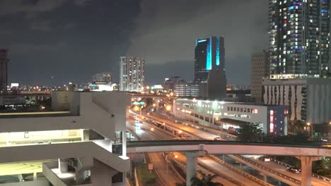 Tráfico-En-La-Interestatal-I-95-A-Través-De-La-Ciudad-De-Miami.