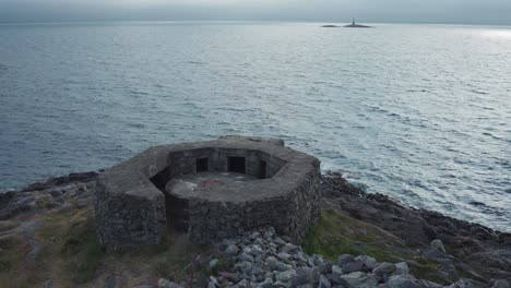 Batería-De-Armas-Navales-Costeras-En-El-Fuerte-De-Skrolsvik-En-Stonglandseidet,-Noruega