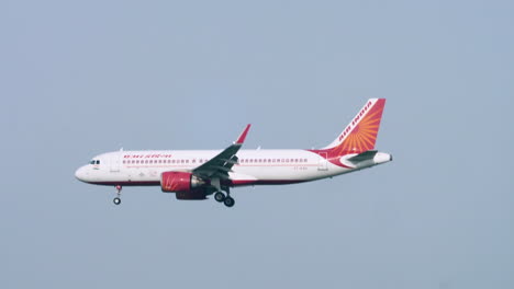 Air-India-Se-Prepara-Para-Aterrizar-En-El-Aeropuerto-De-Suvarnabhumi,-Tailandia